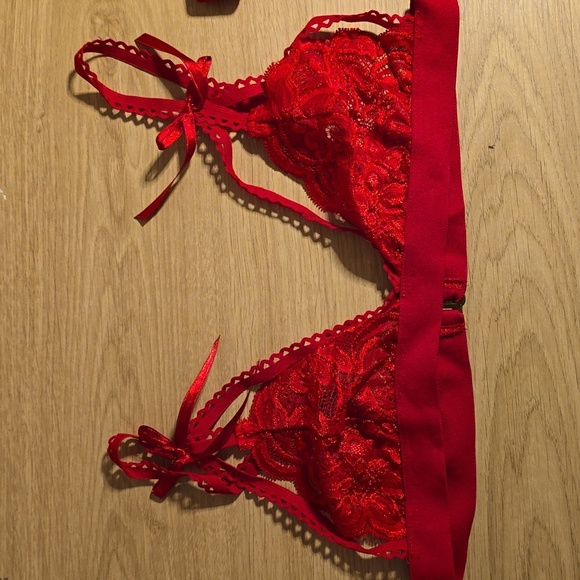 Mapale Larissa Three-Piece Lace Set Heart Cutouts - Picture 2 of 9